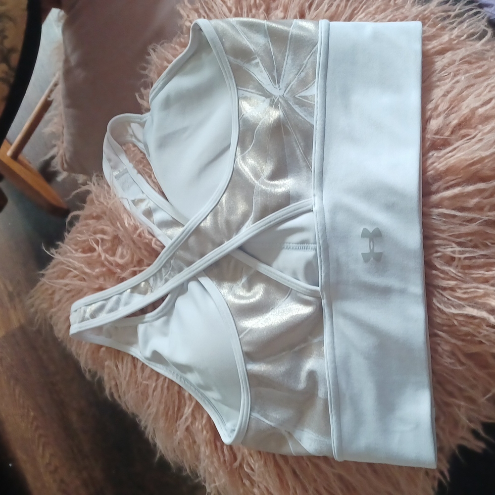 Beautiful activewear top - Picture 2 of 3